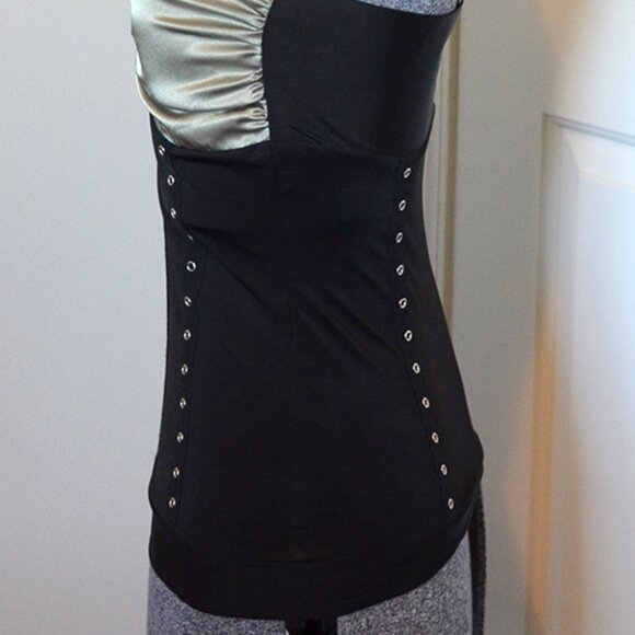 C.C. 1827 "Made You Look" brand Halter Top size medium - Picture 7 of 10